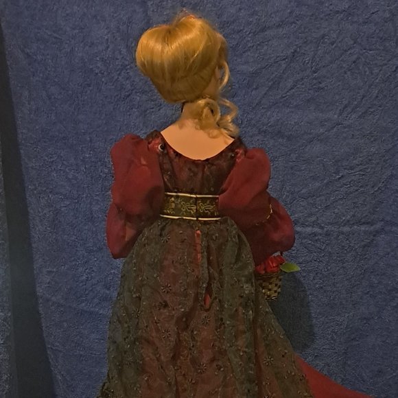 Paradise Galleries Porcelain Doll "Rosalind" - Picture 3 of 4